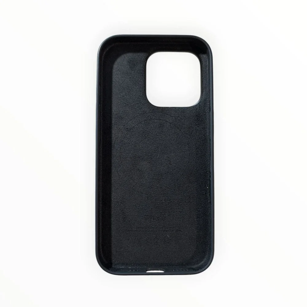 R8-Poly Apple Silicone Case with‎ MagSafe for iPhone 16 Pro - Black